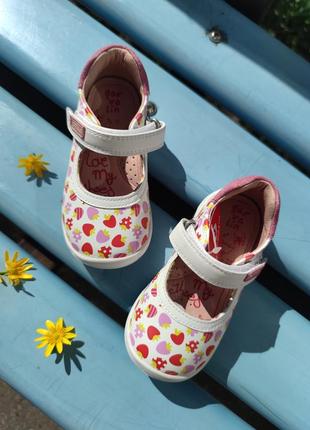 Новые кожаные туфелькие garvalin