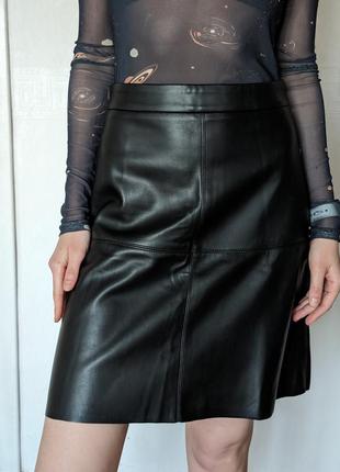 Стильная юбка из экокожи1 фото