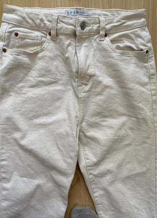 Белые стильные джинсы3 фото