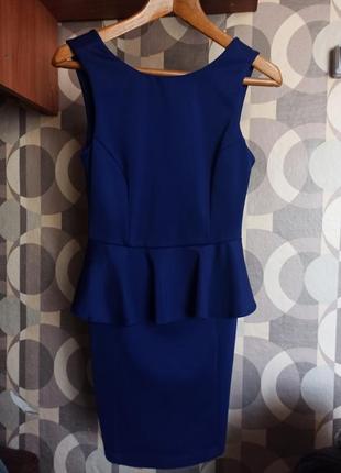 Синя сукня з баскою