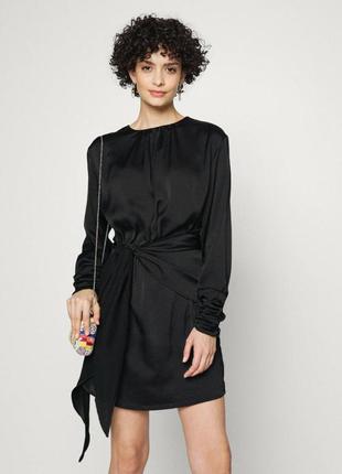 Платье платье мини атласное черная viannes o-neck l/s short dress/dc