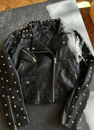 Косуха с вышивкой череп  zara