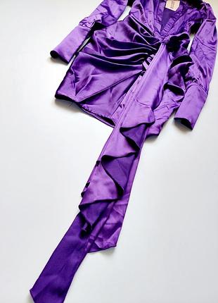 Невероятное атласное платье/платье с драпировкой