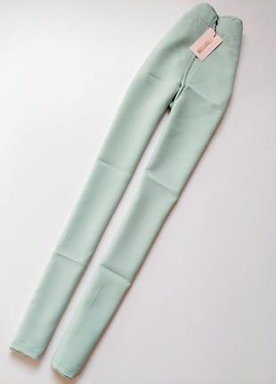 Легкие брюки, брюки с разрезами снизу мятного цвета5 фото
