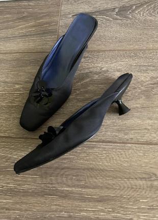 37рр 24см стелька идеально вечерние черные с декором текстильные туфли мюлли на низком каблуке