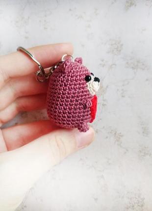 Вязаный брелок мишка с сердцем, маленькая игрушка мишка, подарок на св. валентина6 фото