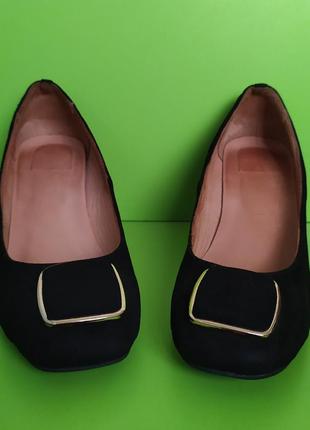Кожаные чёрные туфли устойчивый каблук bistfor, 364 фото