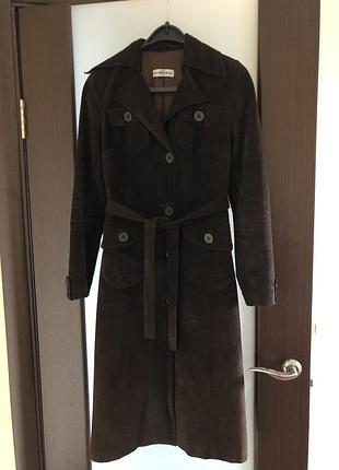 Замшевое коричневое пальто длинное