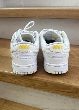 Кроссовки nike dunk low valentine's day yellow heart3 фото