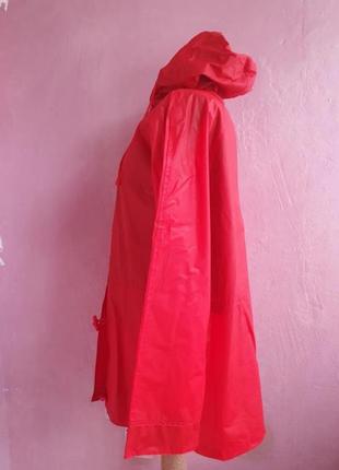 Красная куртка дождевик6 фото
