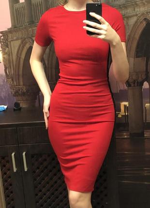 Красное платье облегающее1 фото