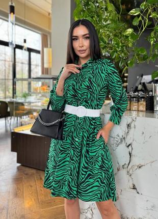 Женское короткое платье с зебровым принтом, зеленое