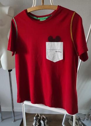 Красная футболка женская benetton disney