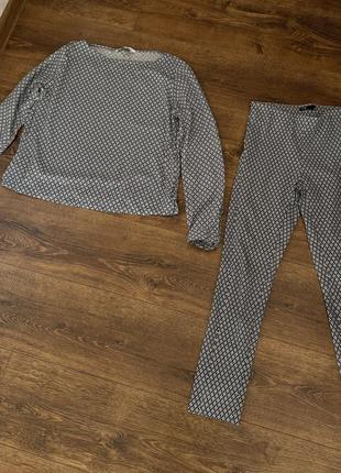 Стильный костюм брюки лосины и кофта джемпер размер xs-s черно белые с рисунком8 фото