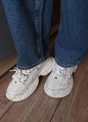 Взуття біле