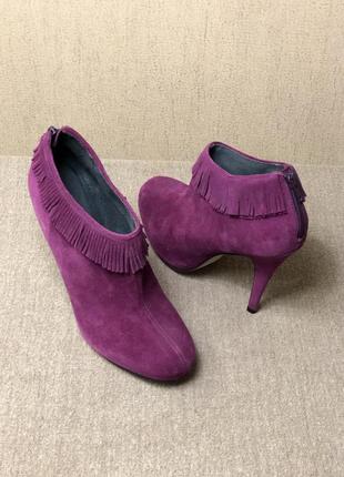 Шкіряні ботильйони betty jackson