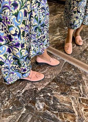 Жіночі туфлі лофери з натуральної замші пудрового кольору2 фото