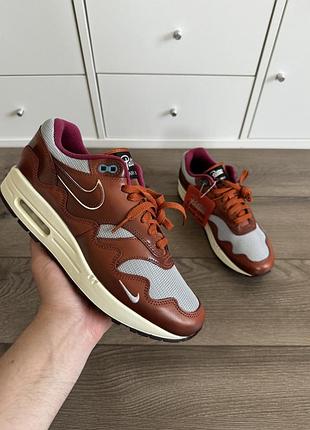 Кросівки чоловічі nike air max 1 x patta оригинал do9549-200 37,5,38,5,41,44р