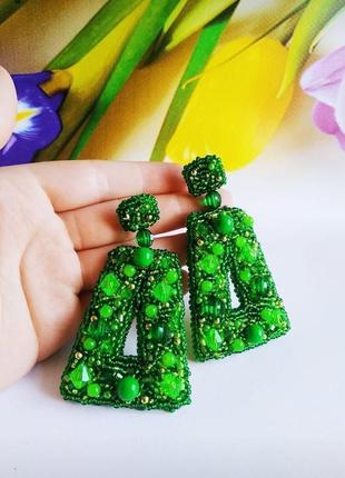 Красивые зеленые длинные серьги подарок девушке1 фото