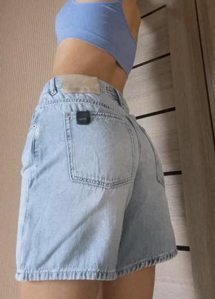 Голубые джинсовые шорты1 фото