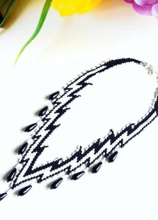 Шикарное черно-белое ожерелье из бисера эксклюзивный подарунок