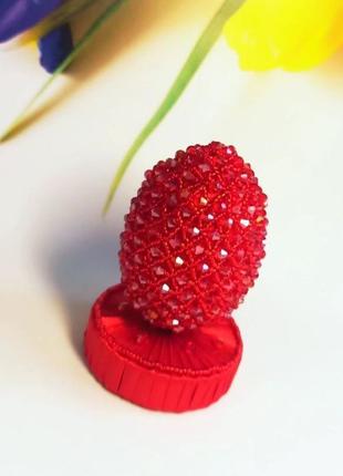 Красное эксклюзивное яйцо из бисера с подставкой, лучший подарок на пасху