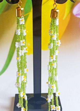 Зеленые серьги, серьги ромашки из бисера, красивые разноцветные серьги, подарок девушке8 фото