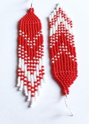 Яскраві червоні сережки на подарунок, довгі сережки з бісеру, стильні сережки5 фото