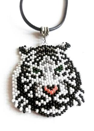 Кулон тигр из бисера, кулон на подарок, белый тигр из бисера на подарок