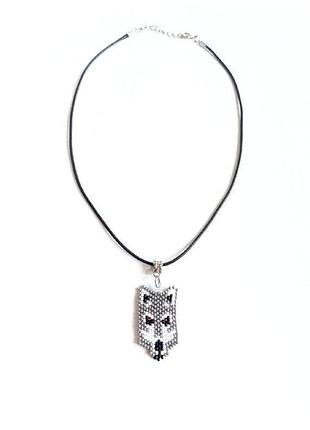 Вовк кулон із бісеру, кулон на подарунок, сірий вовк кулон із бісеру на подарунок