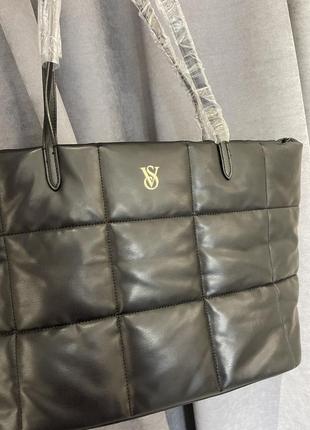 Стильна сумка-шопер victoria's secret quilted tote bag black5 фото