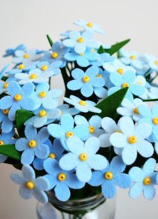 Незабудки, букет из 10 соцветий, 100 цветочков, сделано из фетра1 фото