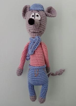 Мышка-бюргер в голубых штанах