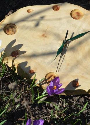 Годинник з натурального дерева