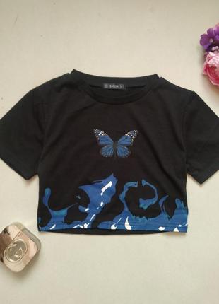 Чорна футболка  з принтом метелик .