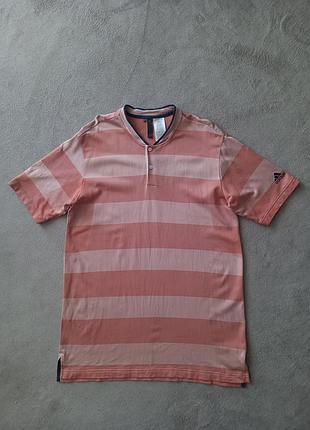 Брендова футболка adidas.