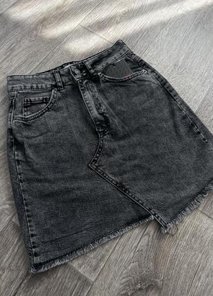 Юбка с необработанным низом, джинсовая3 фото
