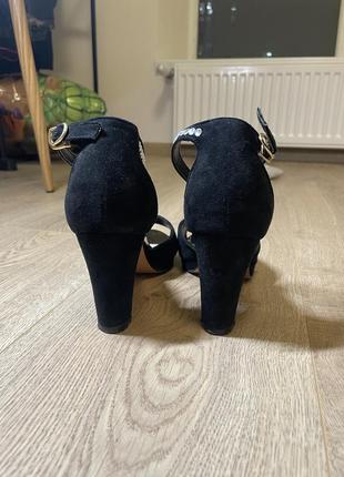 Великолепные черные туфельки (босоножки)3 фото