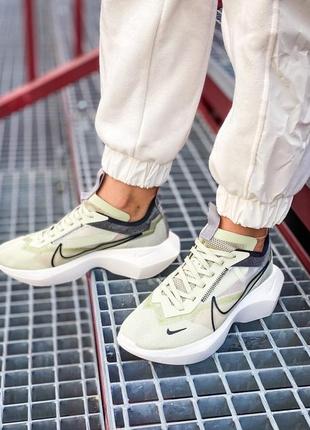 Жіночі кросівки nike air max, nike air force 1, nike air jordan 1, nike zoom fly, nike vomero 5, nike blazer, nike lebron, nike cortez, nike m2k tekno4 фото