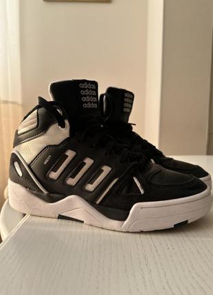 Кросівки-ботинки adidas (розмір 42)4 фото