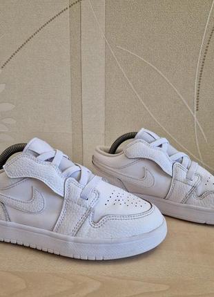 Кроссовки jordan 1 low оригинал размер 33