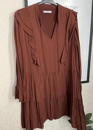 Коричневое мини платье оборки рюши
