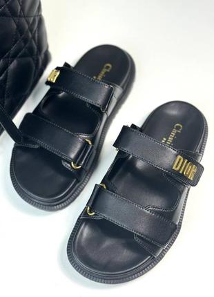 Кожаные шлепанцы в стиле christian dior