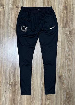 Спортивные штаны от фирмы nike dri-fit