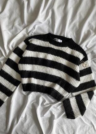 Вкорочений об’ємний светр в смужку оверсайз bershka1 фото