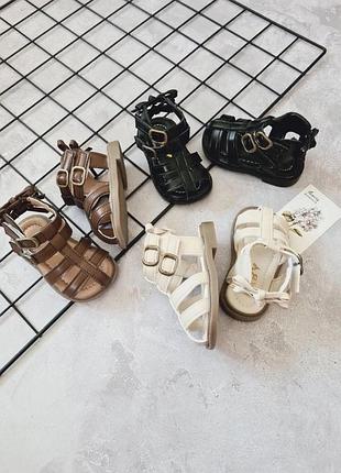 Дитячі босоніжки сандалі для малюків