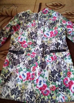 Яскравий весняний піджачок 42