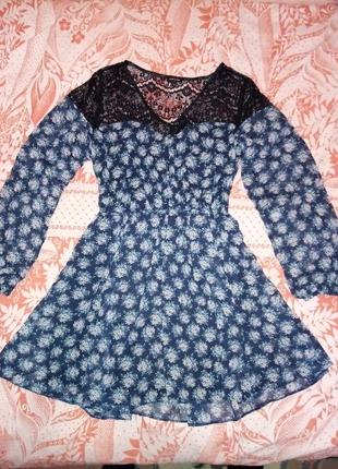 Платье в цветочный принт с кружевом.2 фото