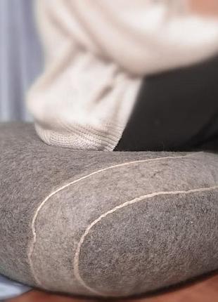 Валяные пуфы подушки