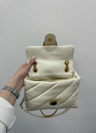 Брендована мягкая сумка женская pinko светлая на магните, цепочка бренд классика новинка кожаная3 фото